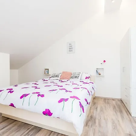 Bovolini's Place Apartment *