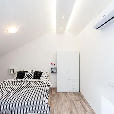 Bovolini's Place 아파트