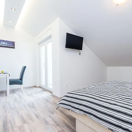 Bovolini's Place 아파트